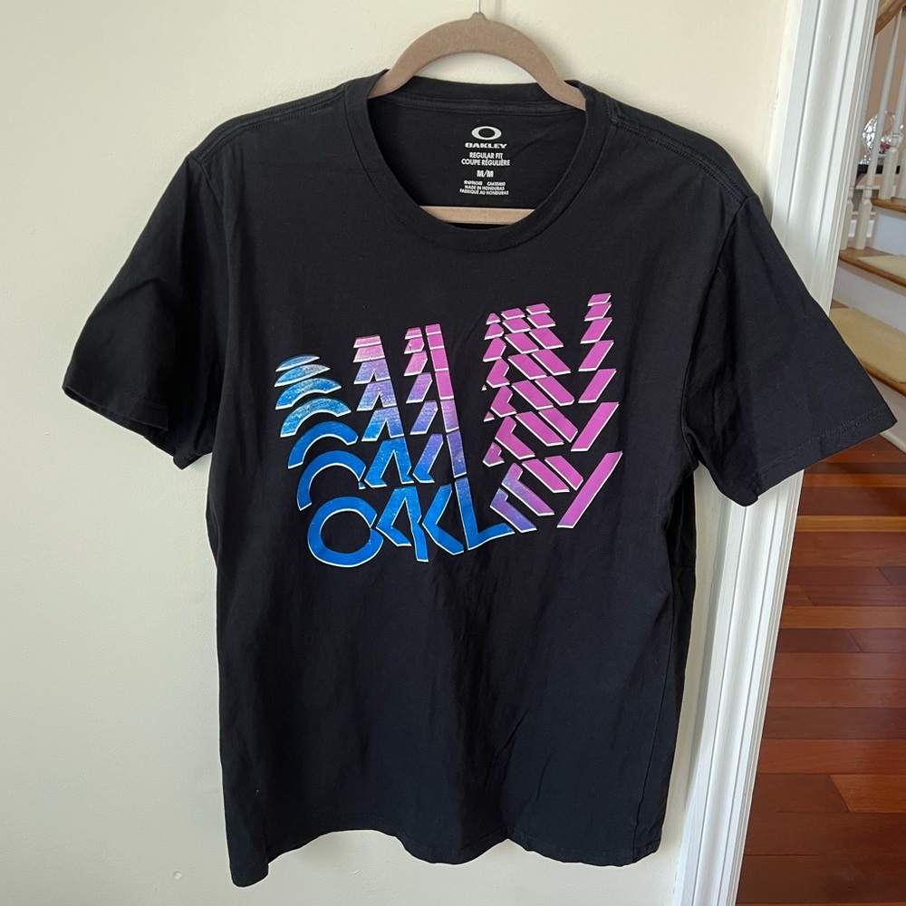 Men’s Blue and Pink Oakley Logo Graphic Short Sleeve Tee Shirt
